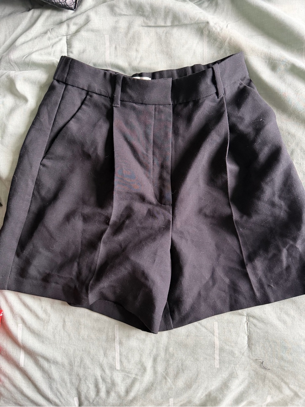 Abercrombie & Fitch Black Ultra High-Rise Pleated Women's Shorts